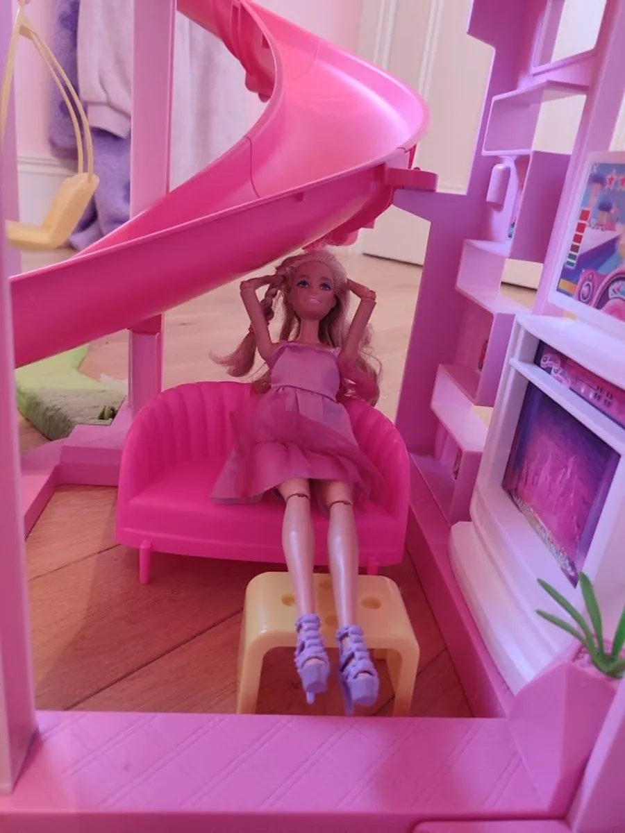 Barbie dolls house - Image 3