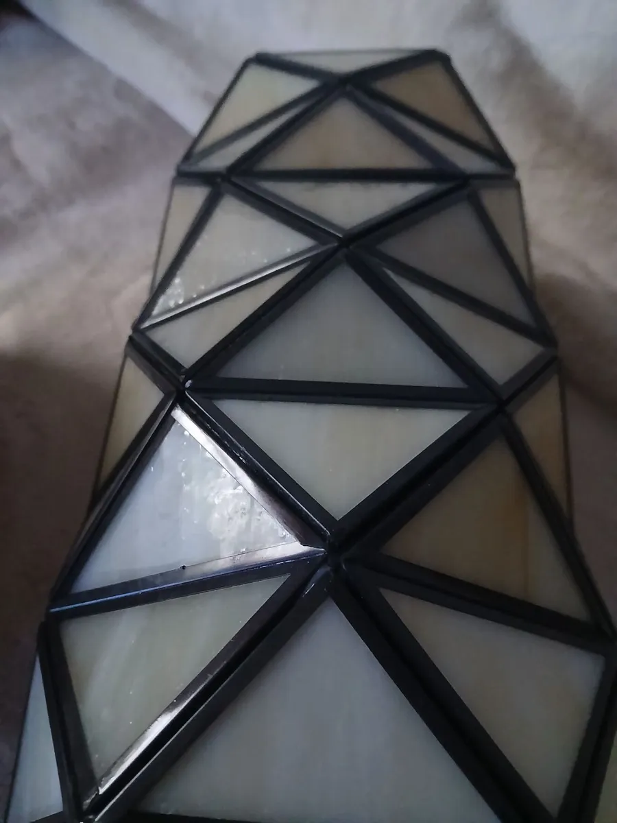 Tiffany style stain glass lampshades - Image 4