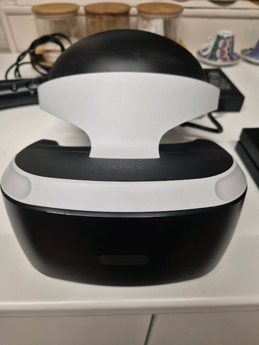 **Sony PlayStation VR Headset Bundle – €100 - Image 1