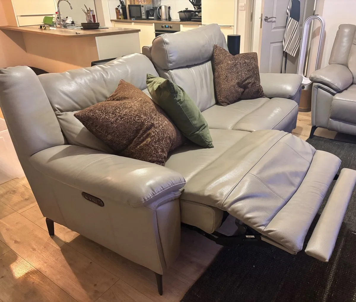 Fully reclining 3 seater and single seater - OBO - Image 2