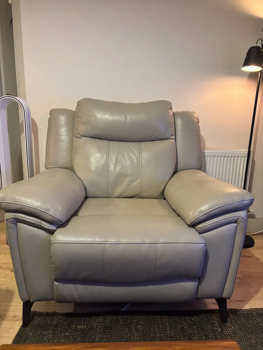 Fully reclining 3 seater and single seater - OBO - Image 3