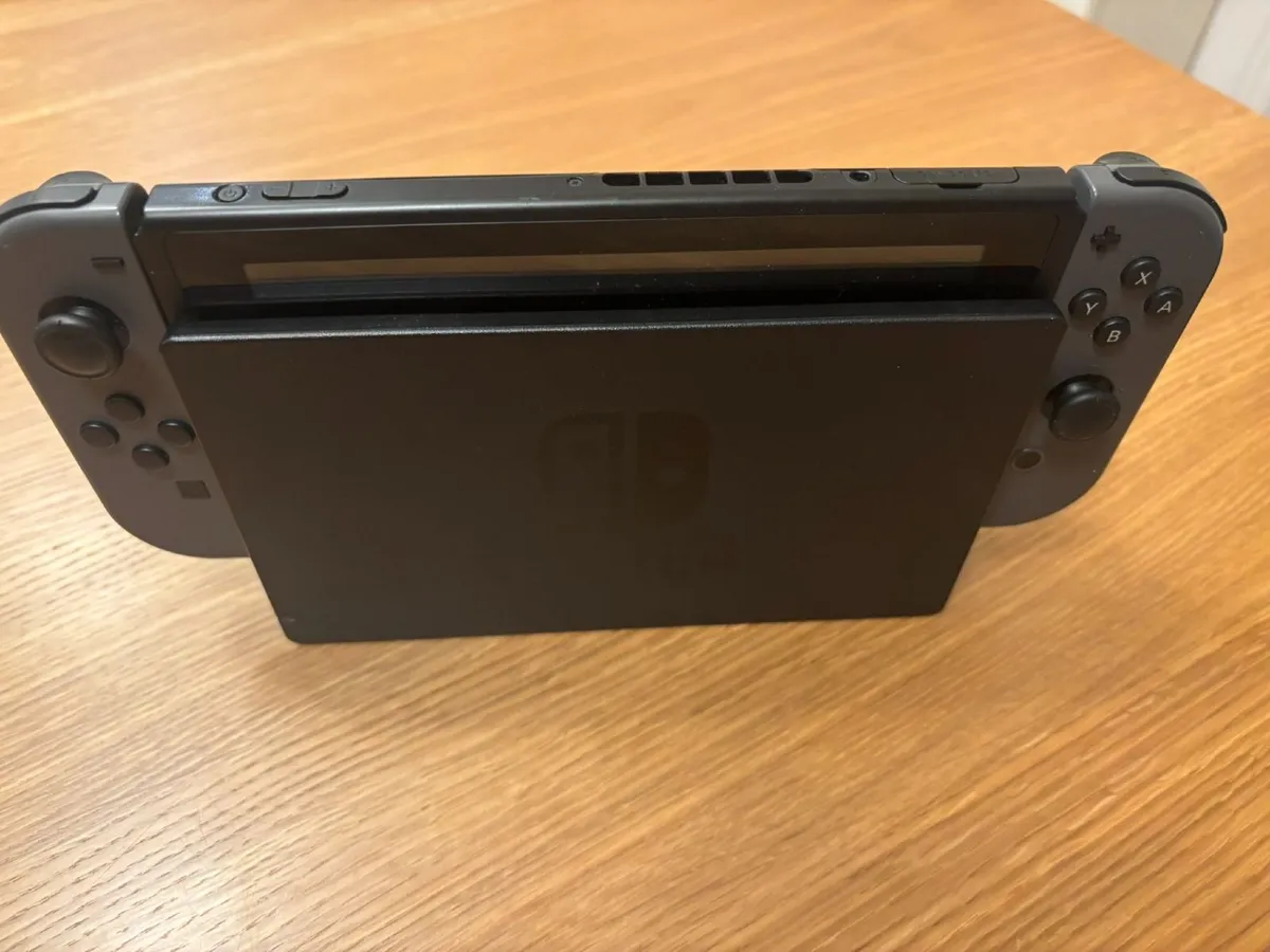 Nintendo Switch - Image 3