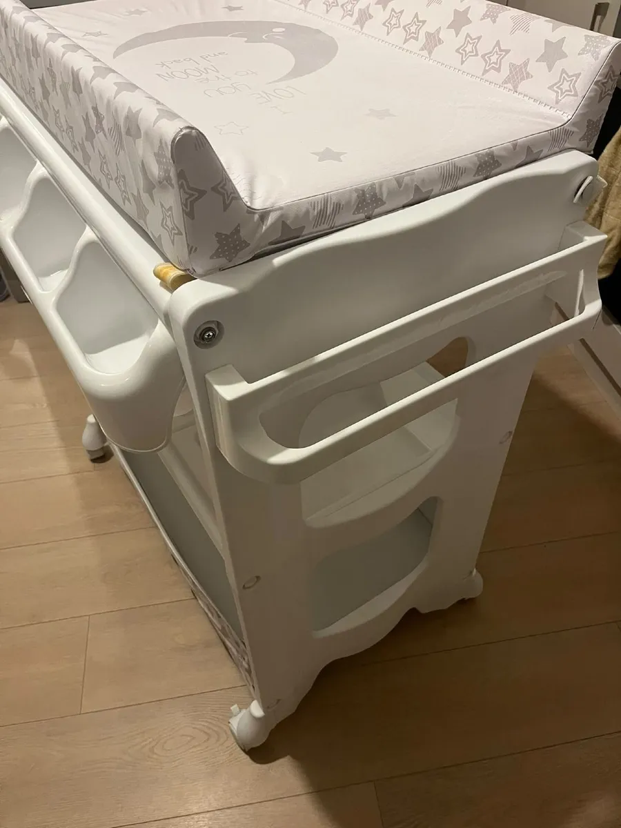 Babylo Changing Table With Bath free delivery - Image 3