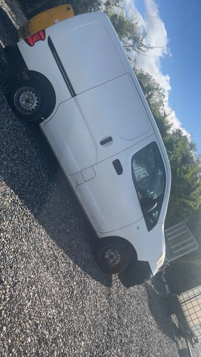 Nissan Van NV200 - Image 2