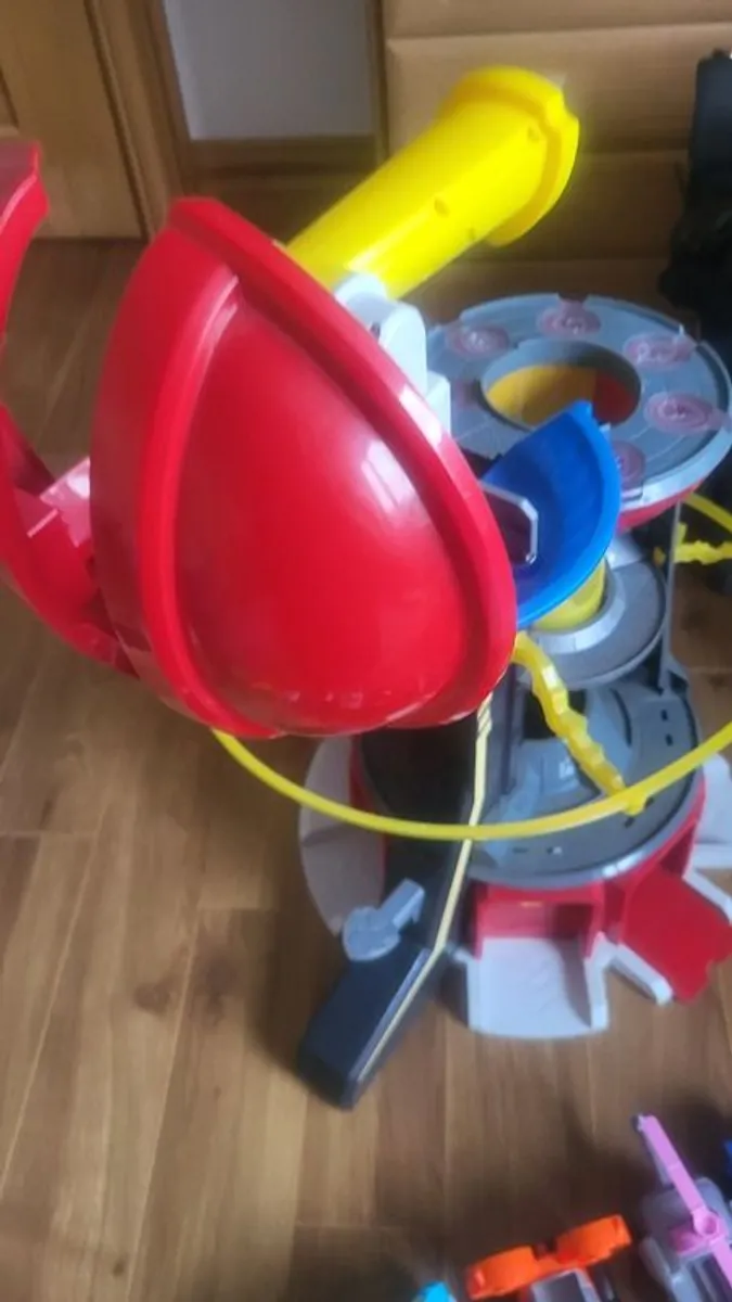 Paw Patrol Mighty Lookout Tower and vehicles - Image 3