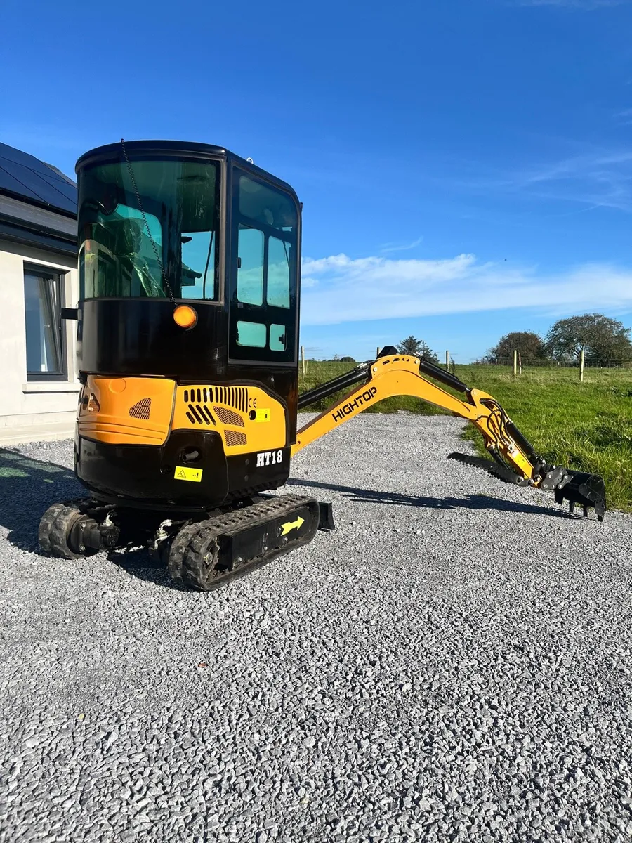 Kubota Powered Hightop HT18 Mini Digger - Image 3