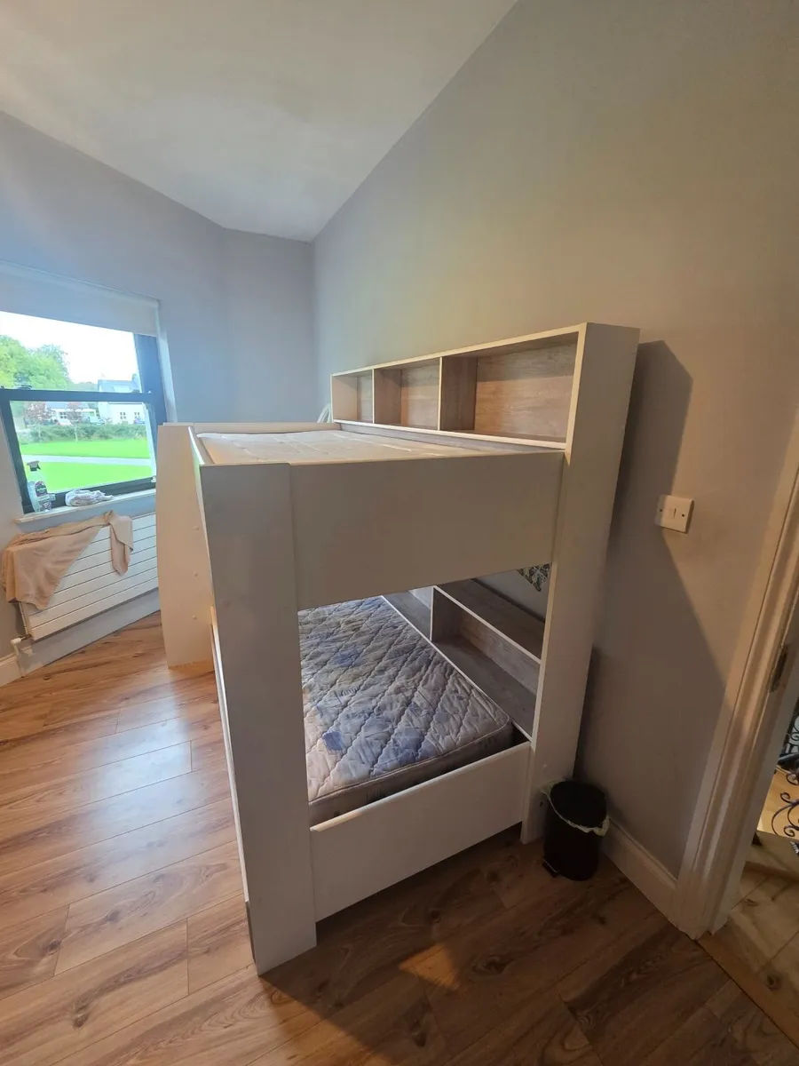 Bunk bed - Image 1