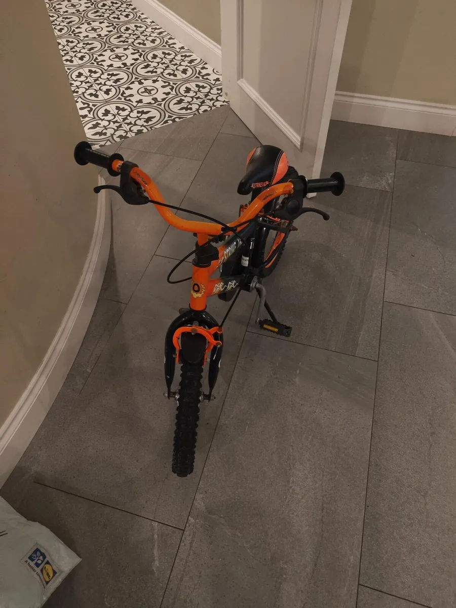 Strike 16" Kids Bike – Orange & Black - Image 4