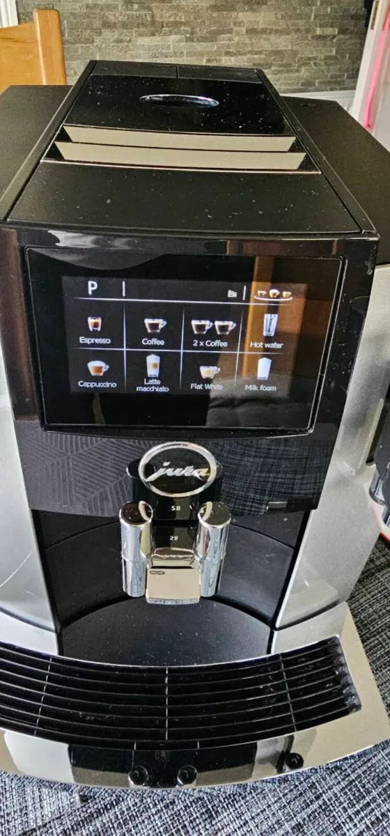 Jura S8 Fully Automatic Bean to Cup coffee machine - Image 4