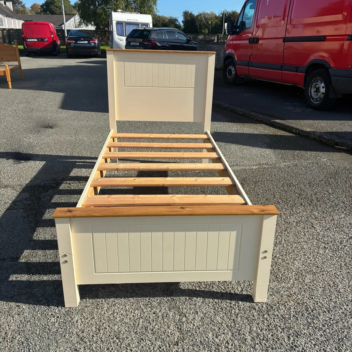 Solid Pine and cream Single bed Frame - Image 1