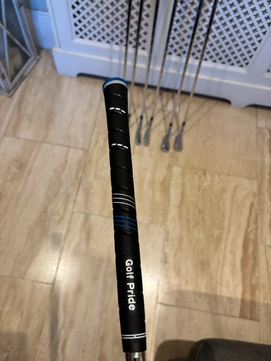 Golf clubs I230 irons - Image 3