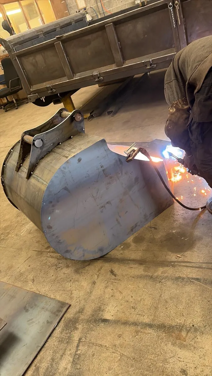 Concrete pouring bucket - Image 4