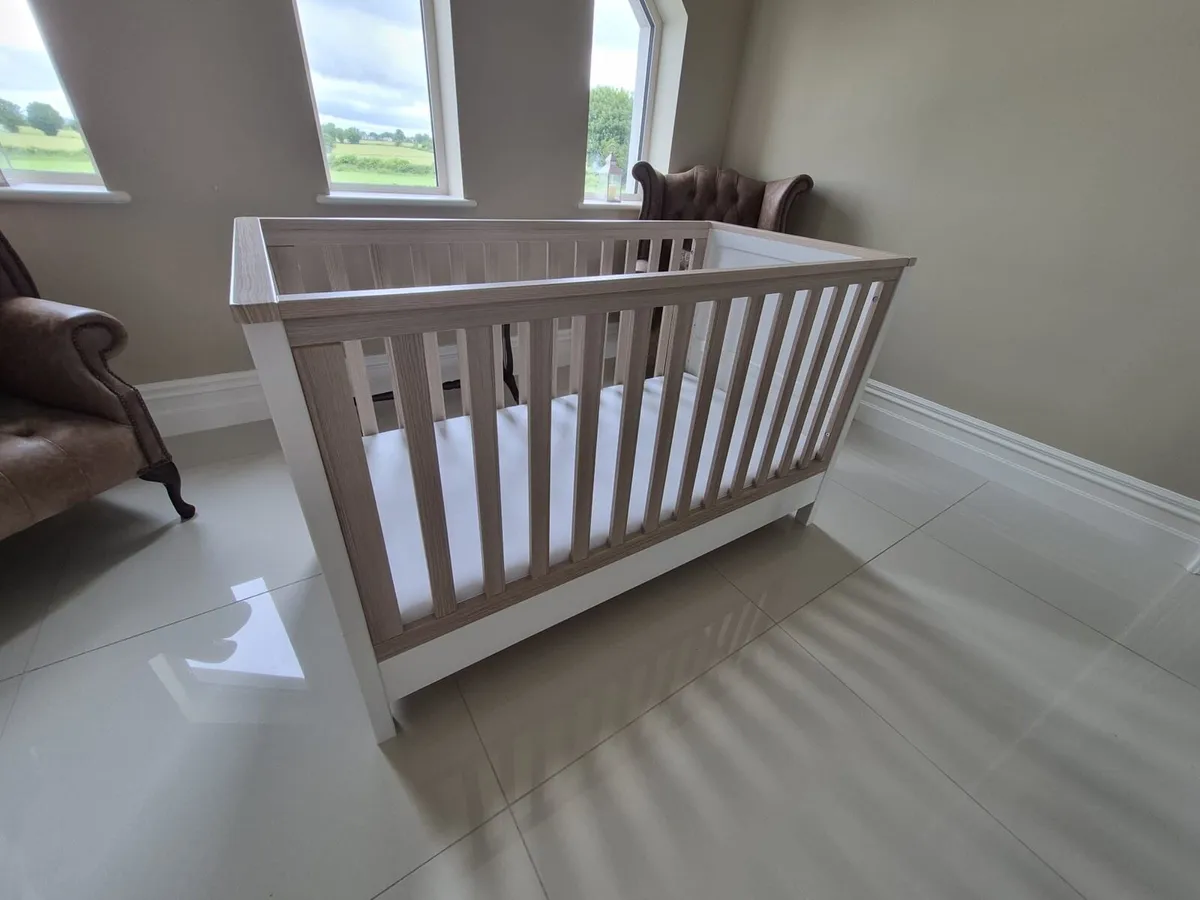 Cot bed - Image 1