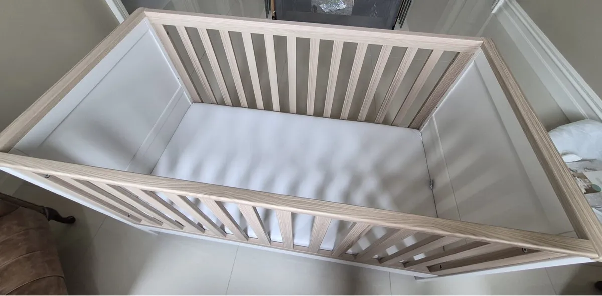 Cot bed - Image 2