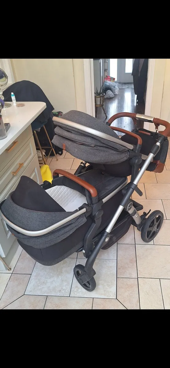 Silver cross wave travel system - Image 3