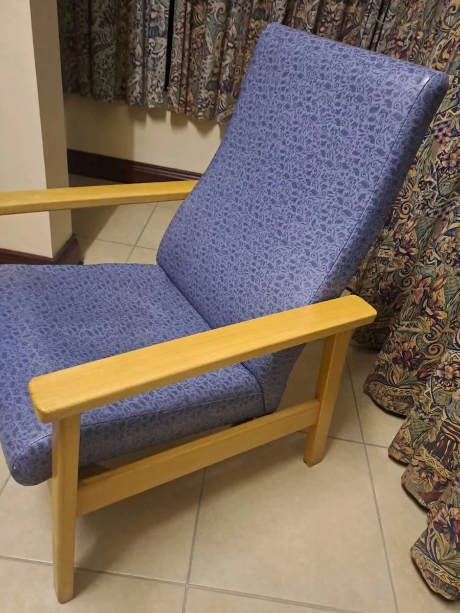 Orthopaedic chair - Image 2
