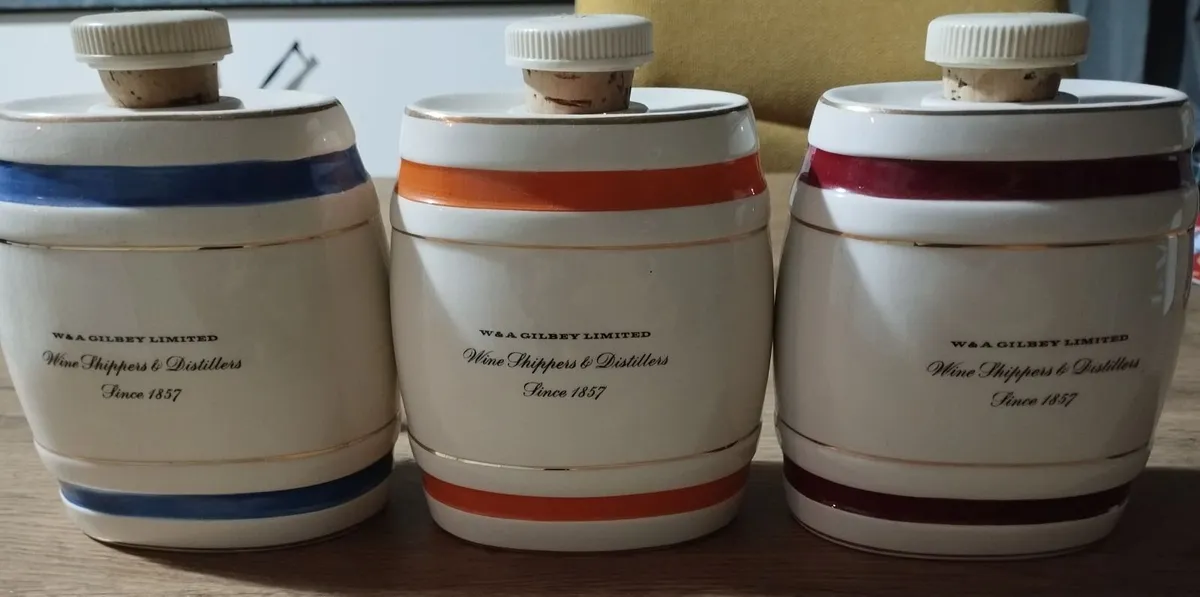 Vintage Wade Barrel Decanters  X 3 Pub Collectible - Image 2