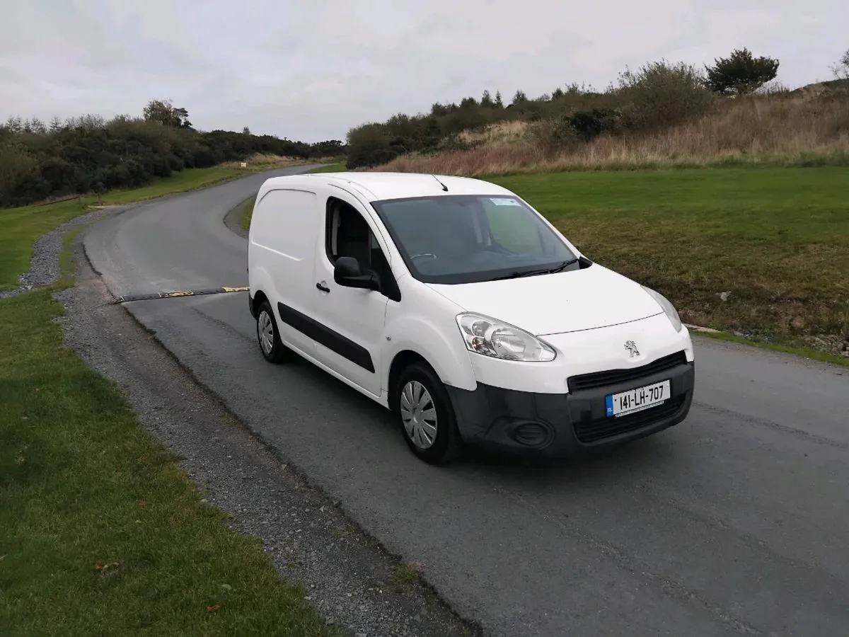 Clean tidy 2014 3 seater partner  cvrt 08/27 - Image 2