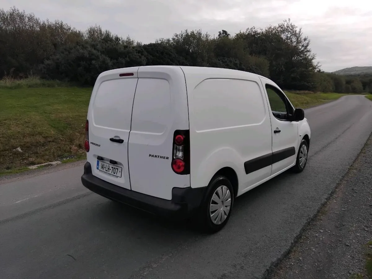 Clean tidy 2014 3 seater partner  cvrt 08/27 - Image 4