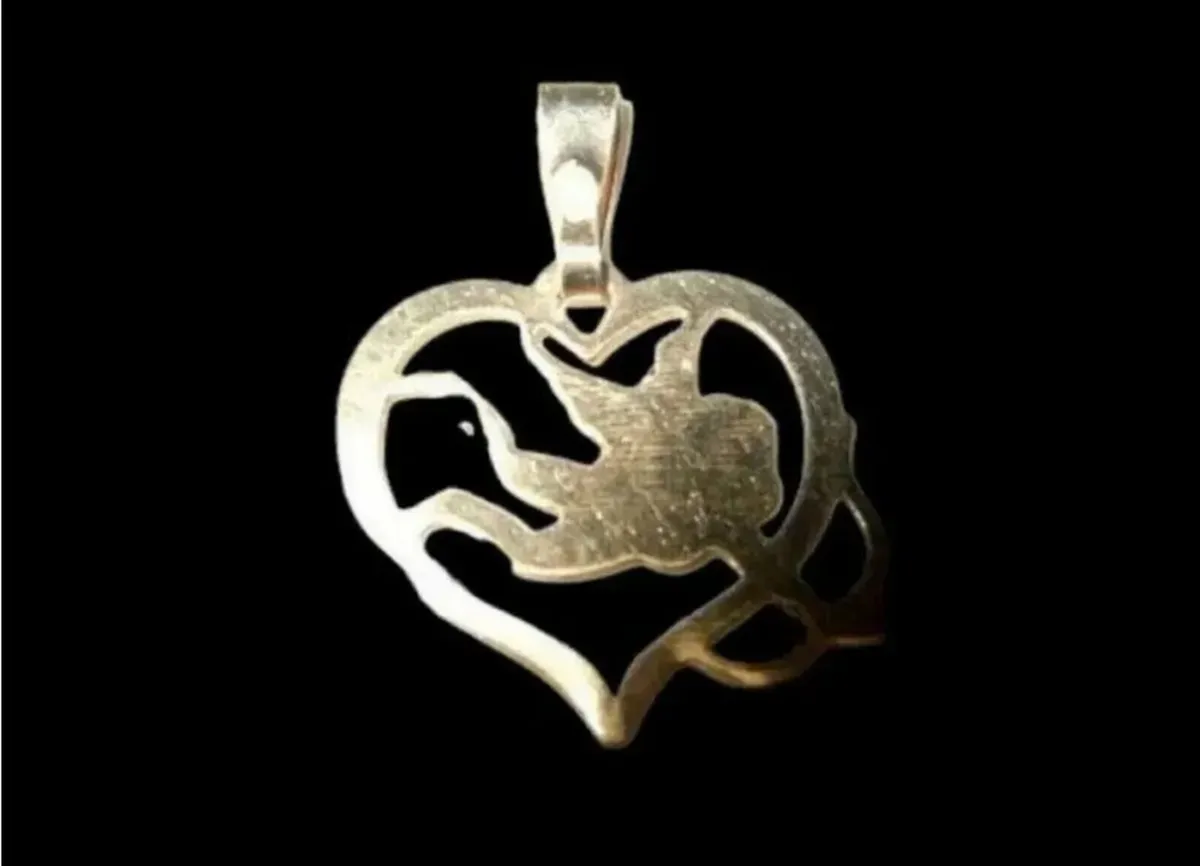 Beautiful 9K Gold Cupid in Heart Pendant - Image 2