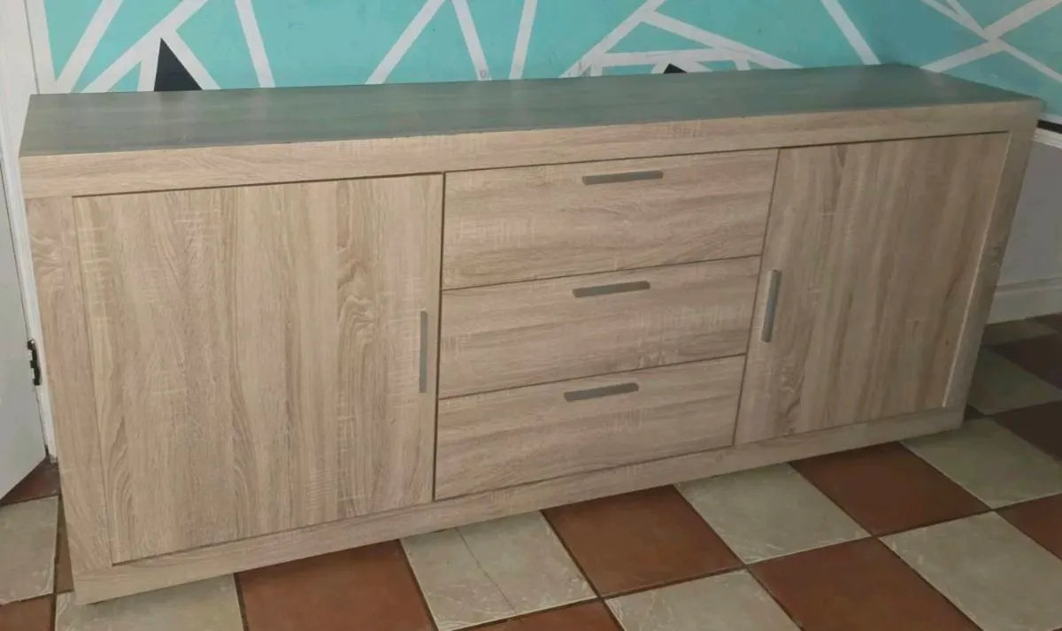Sideboard / chest of drawers