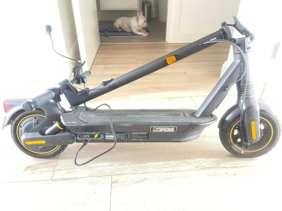 MAX G2 by Segway + Helmet Included! - Image 3