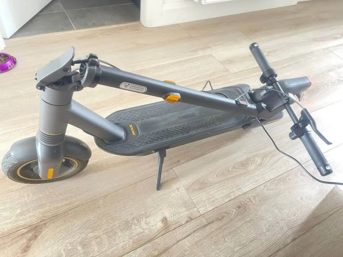 MAX G2 by Segway + Helmet Included! - Image 4