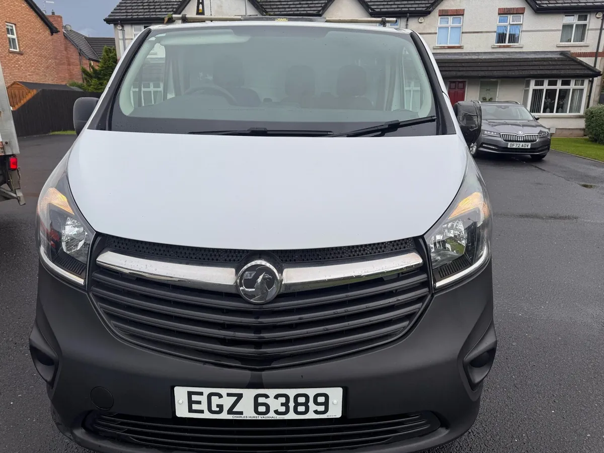 Vauxhall Vivaro - Image 2