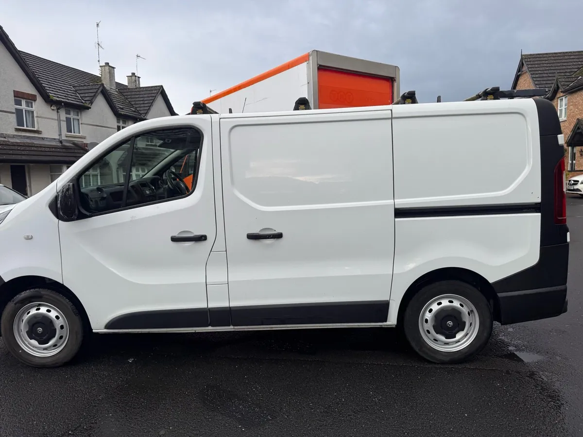 Vauxhall Vivaro - Image 3