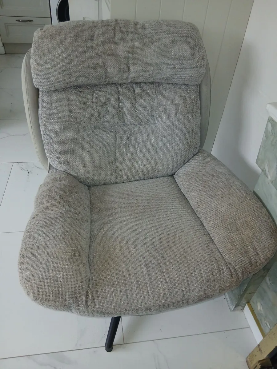 Chair - Image 4