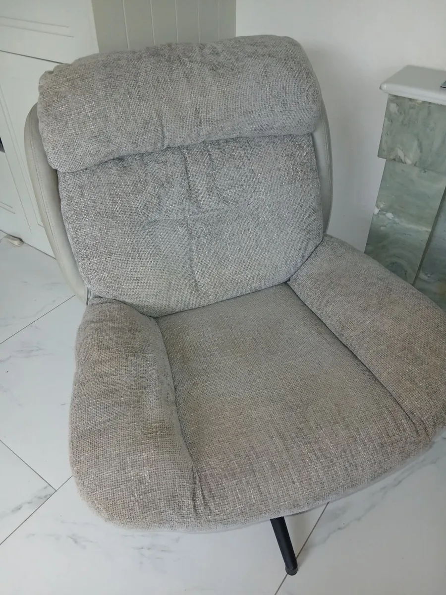 Chair - Image 3