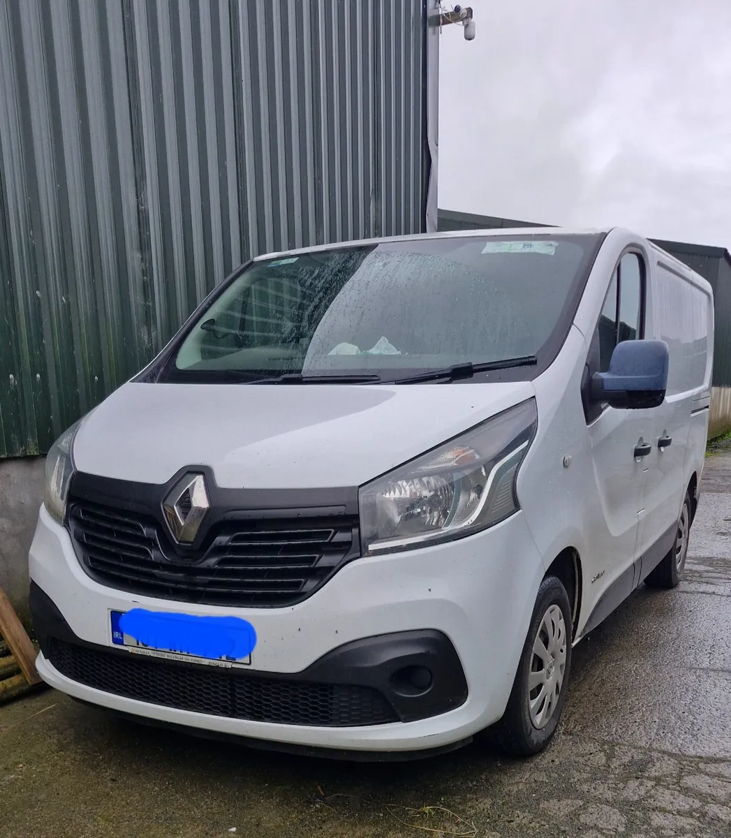 Renault Trafic 2015 - Image 2