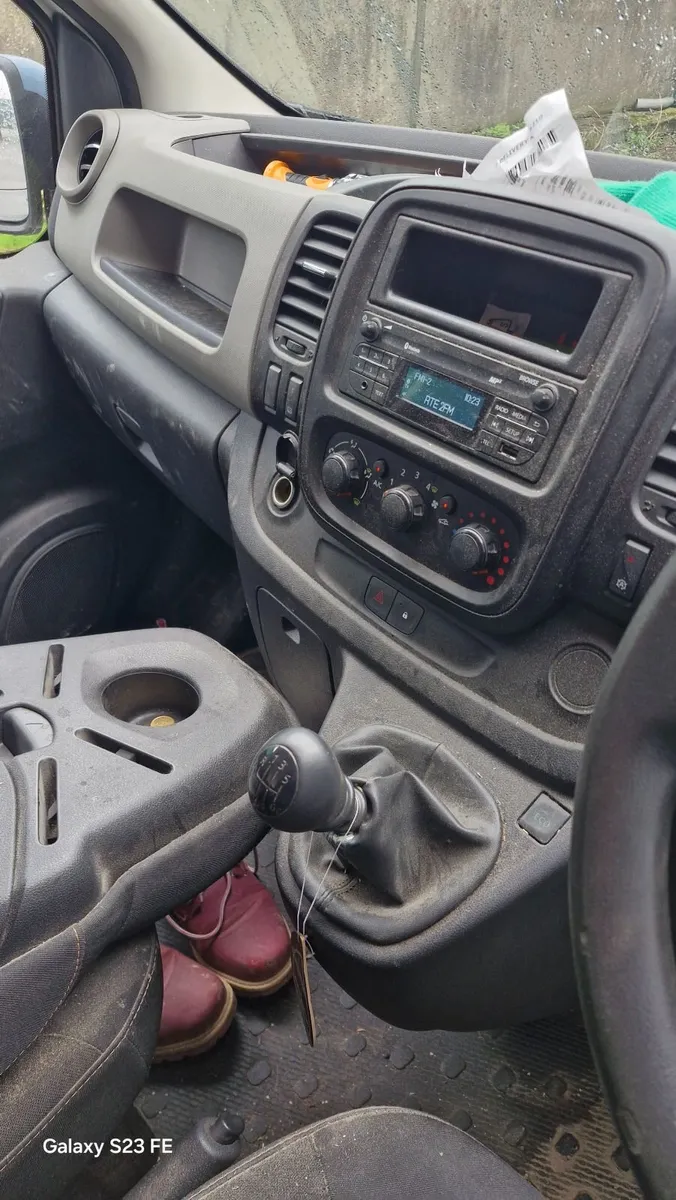 Renault Trafic 2015 - Image 3