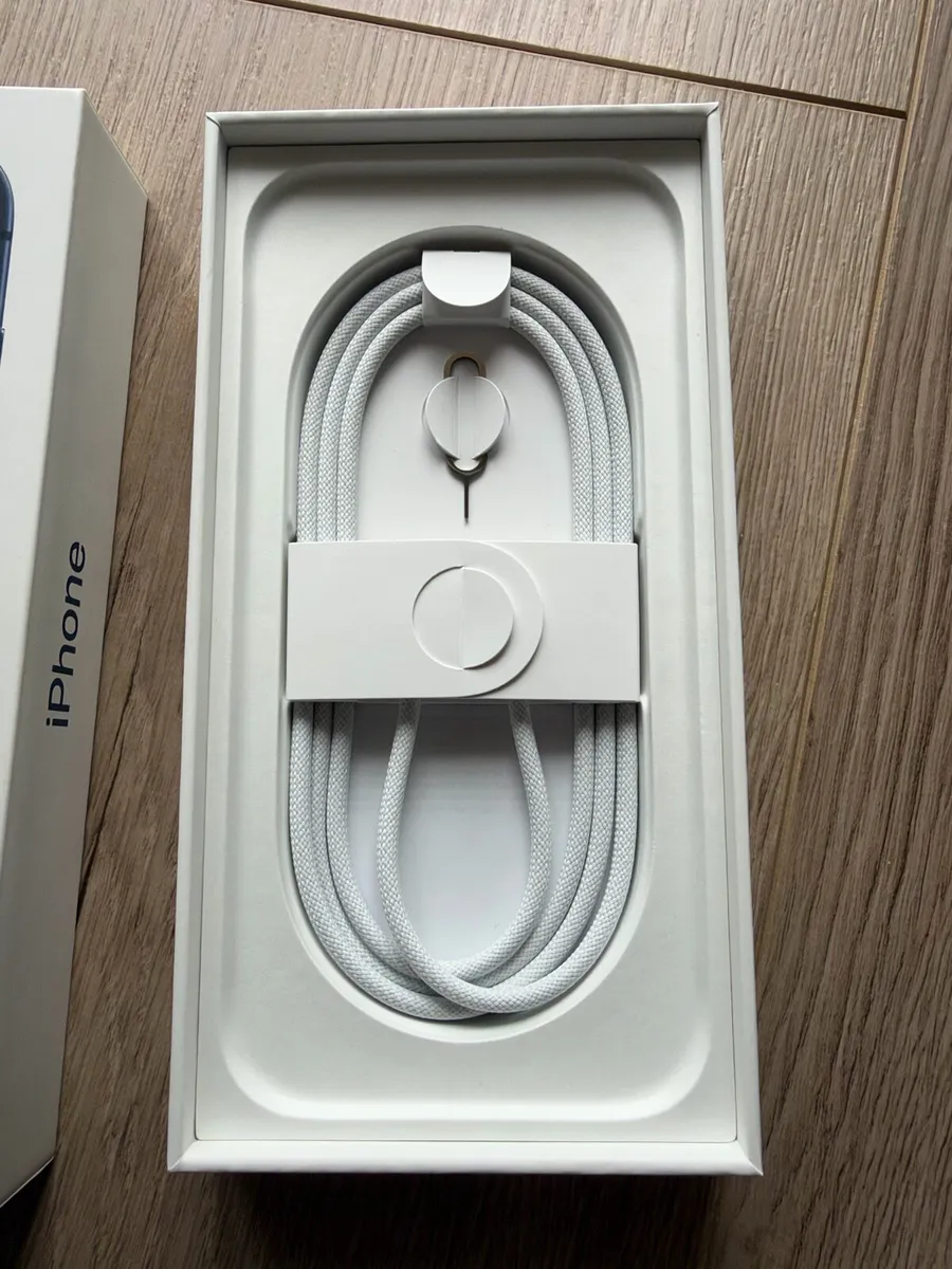 Apple iPhone 17 Pro – 256GB – Deep Blue - Image 3