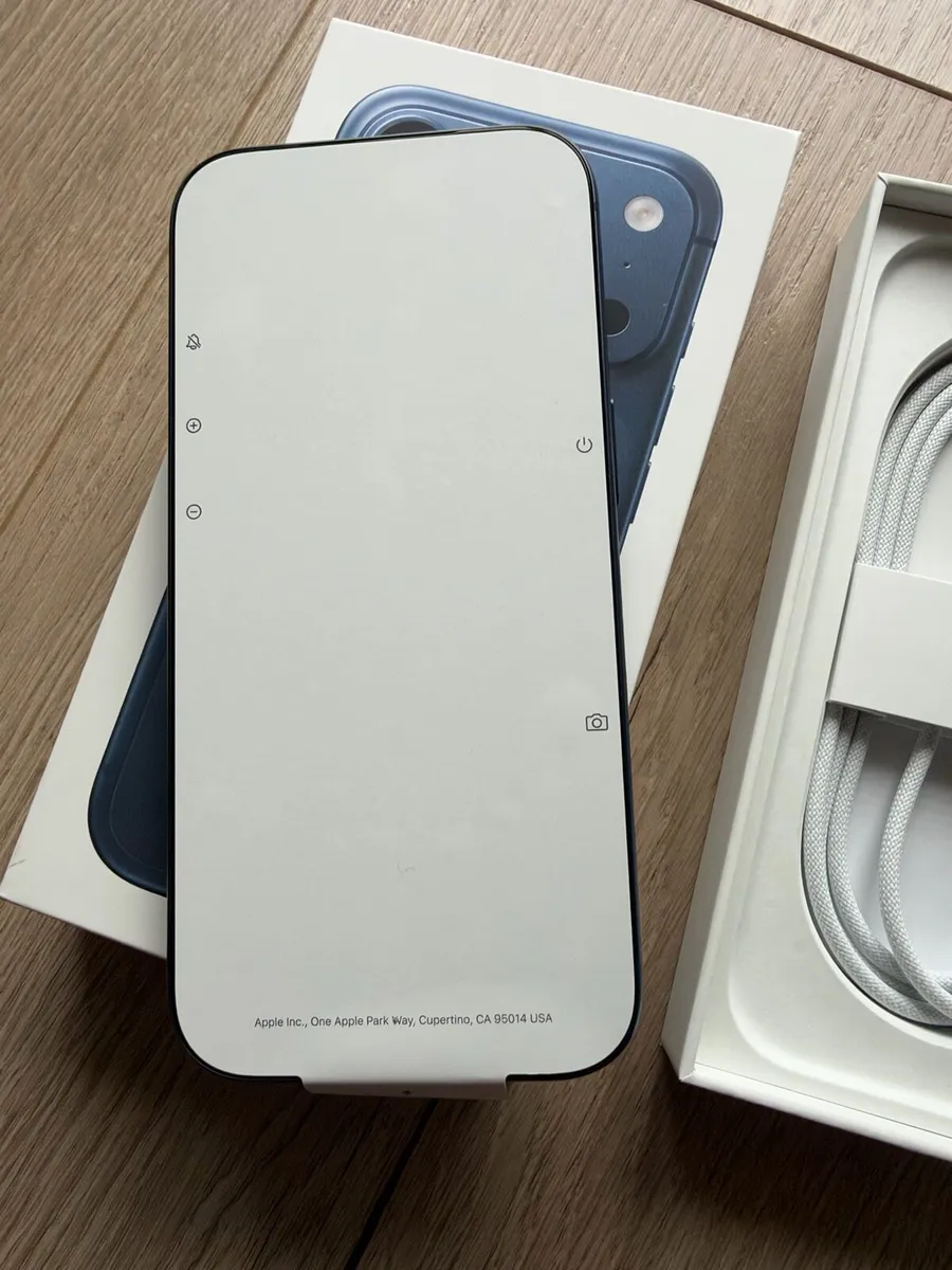Apple iPhone 17 Pro – 256GB – Deep Blue - Image 4