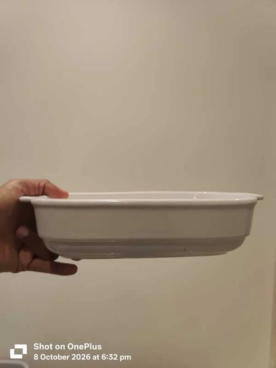 Kitchenware & Dining Bundle - Spice Jars, Cutter, Baking Dish, Cutlery - Image 1