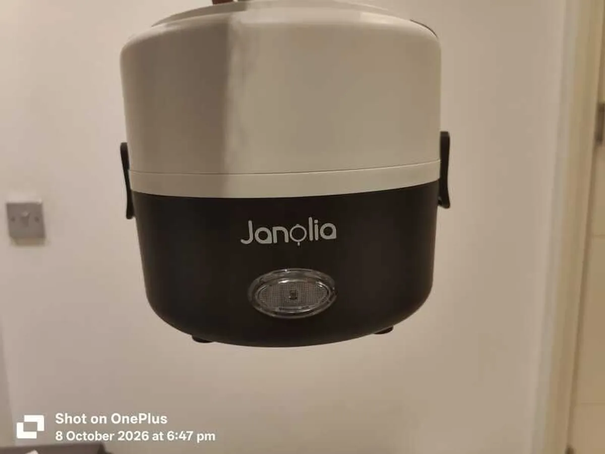Small Appliance Bundle - Lunch Box, Hairdryer, Vacuum, Tripod - Image 2