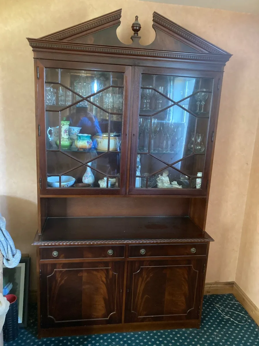 Display Cabinet - Image 1
