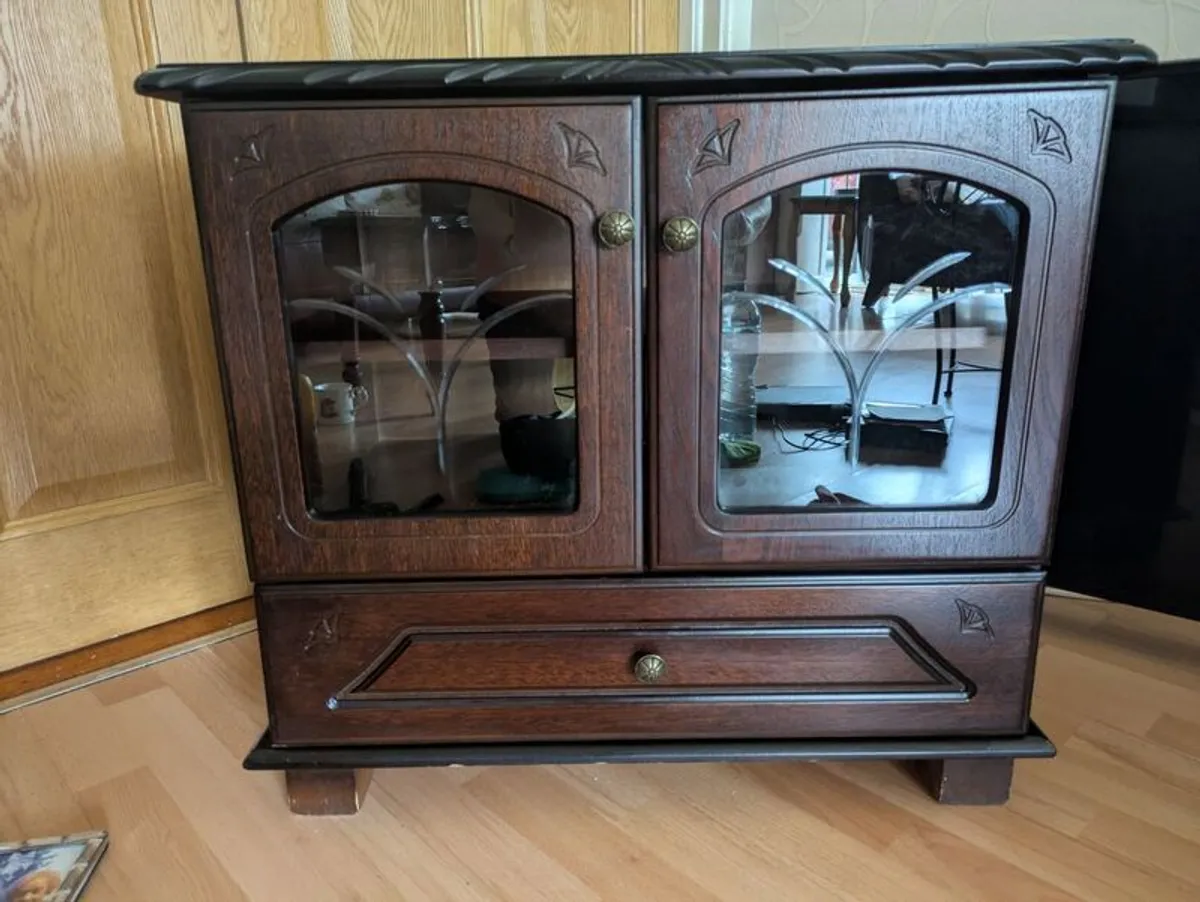 TV unit - Image 1