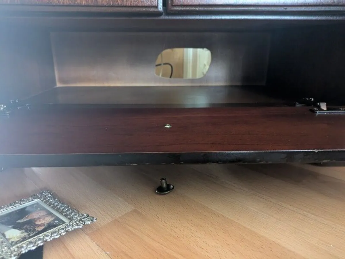 TV unit - Image 2