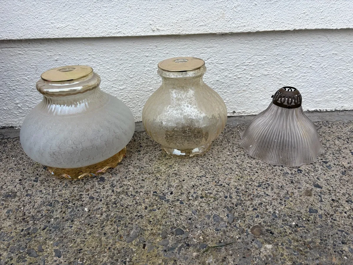 3 lamp shades for €10 antique - Image 2