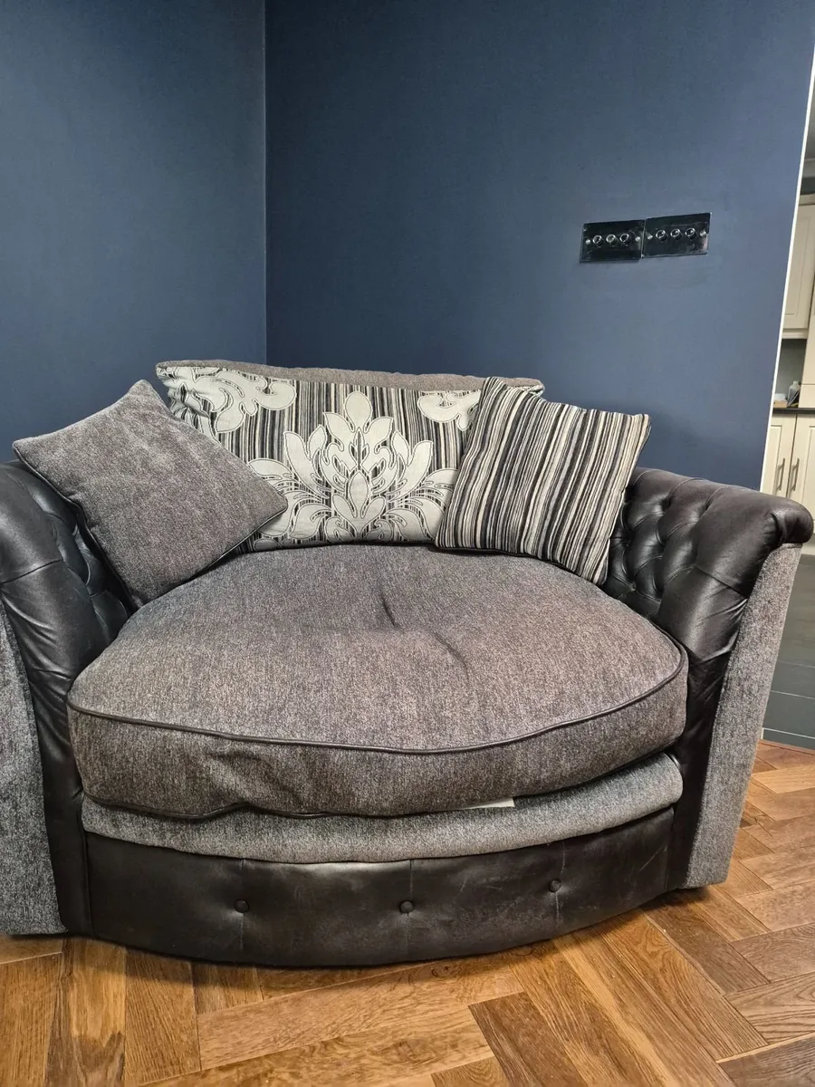 Furniture - Image 3
