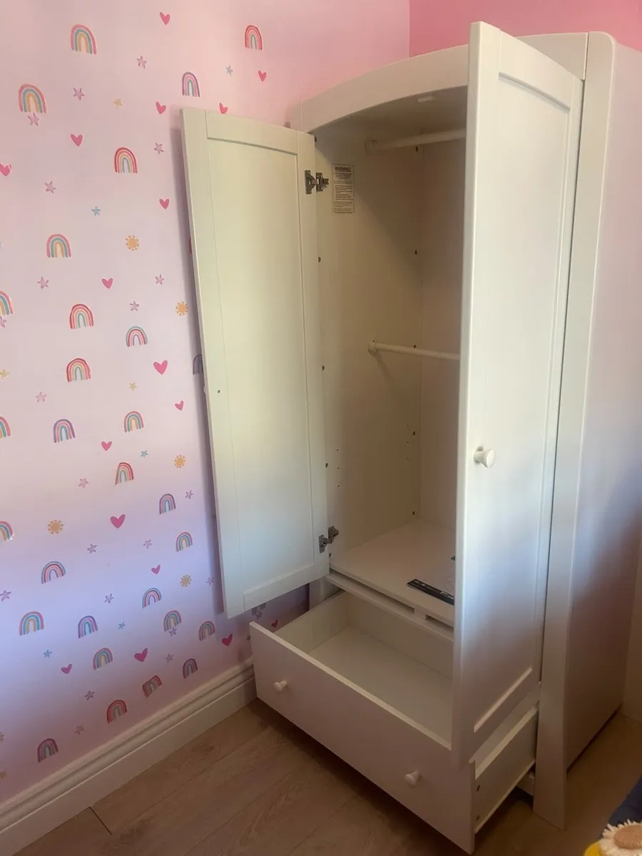 Wardrobe - Image 4