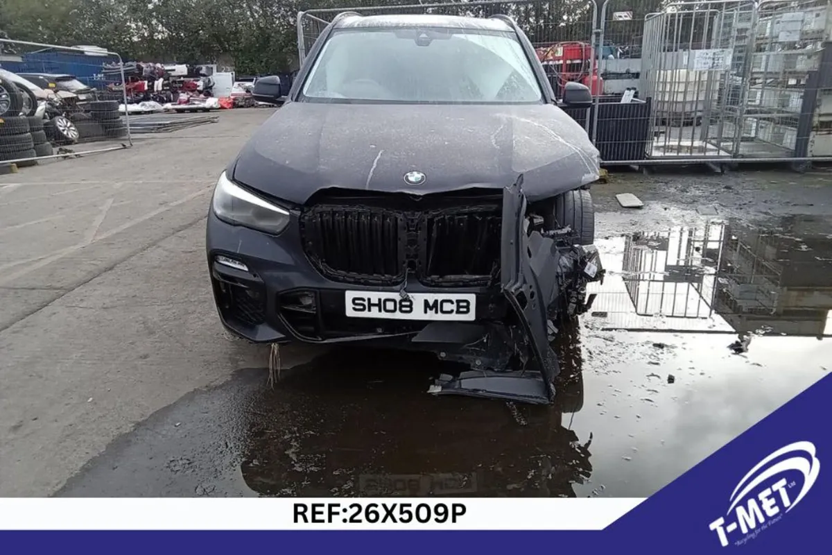 2019 BMW X5 BREAKING FOR PARTS - Image 1