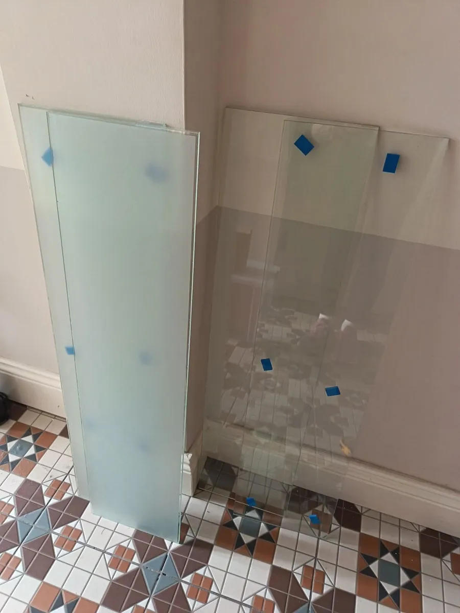 Glass toughen glass, clear and sand blasted - Image 1