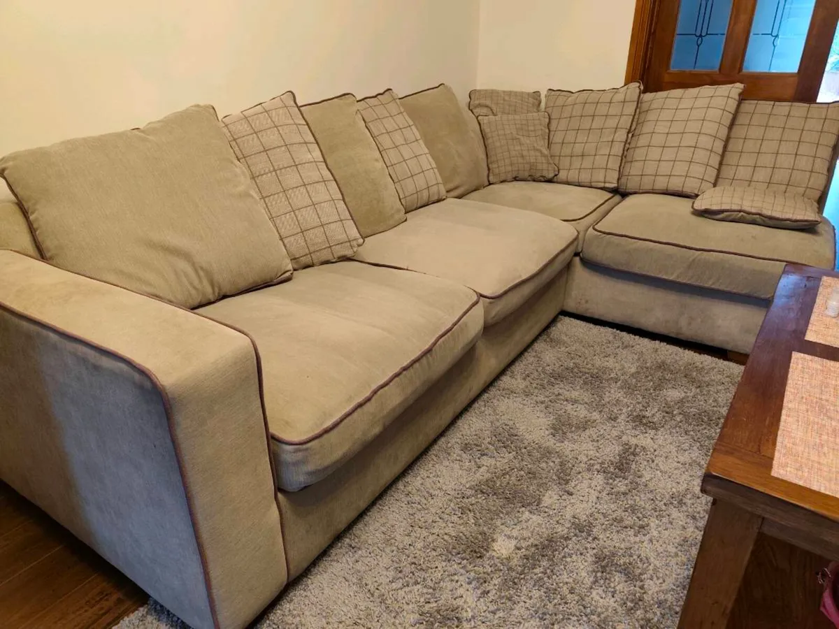 Corner sofa - Image 1