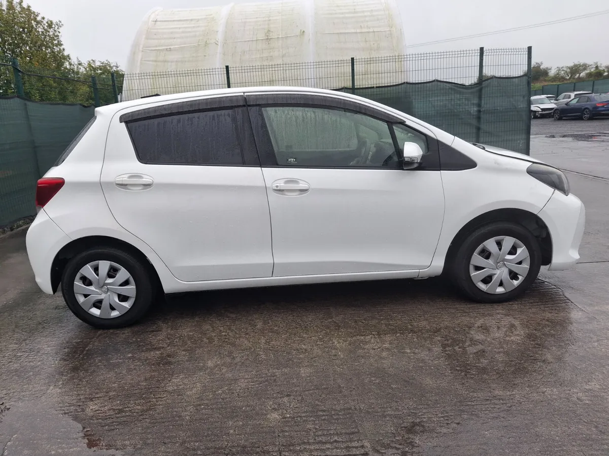 142 Toyota Vitz  1.0 Petrol  Automatic - Image 3