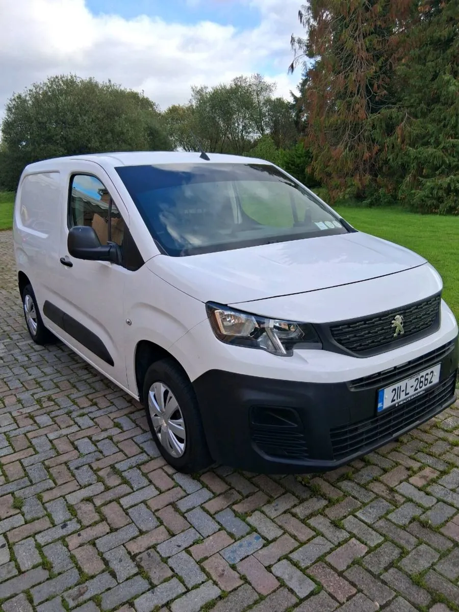 Van - Image 1