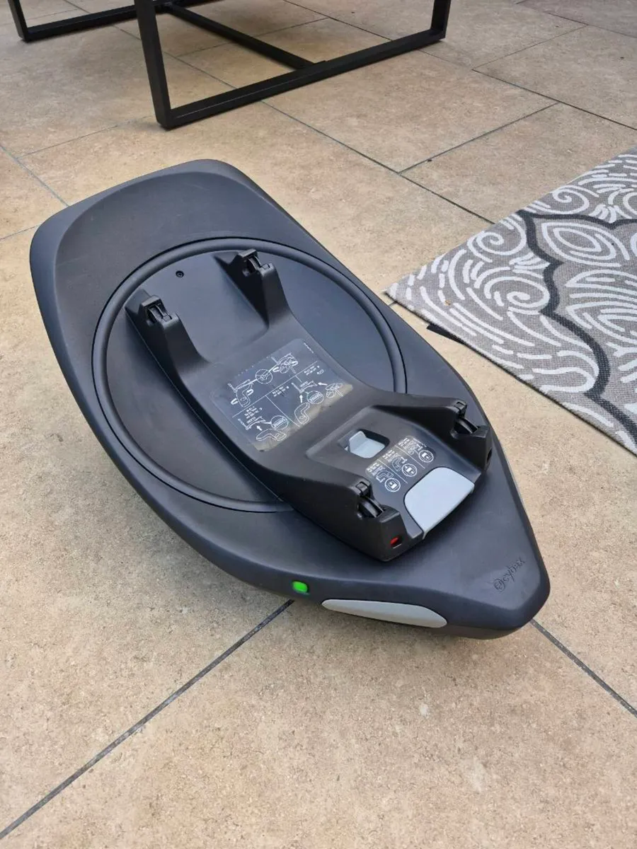Cybex Car Sesat and cybex Isofix base G - Image 3