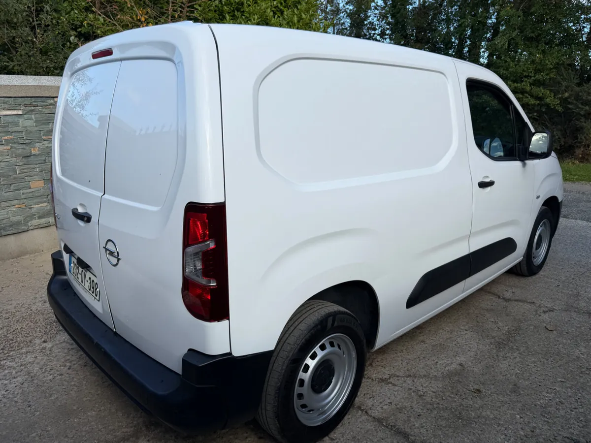 Opel Combo 2023 (232) 3 seats - Image 4